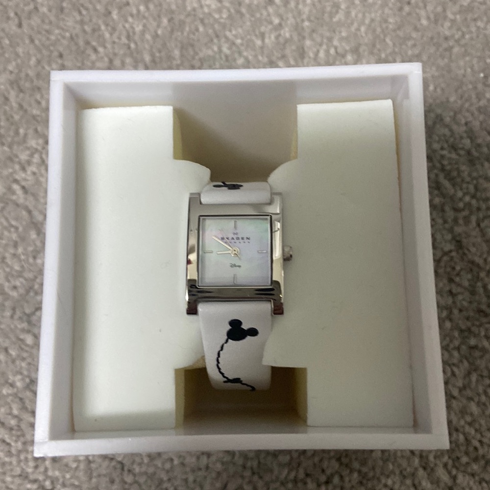 Ladies vintage skagen watch
